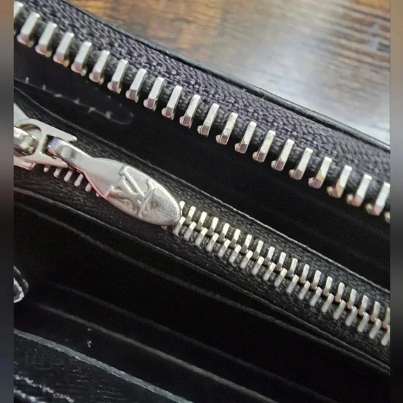 Louis Vuitton Electric Leather Clutch/Wristlet - Picture 13 of 16